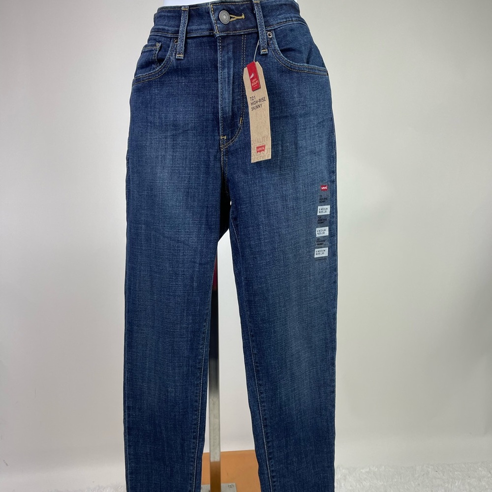 NWT Levi’s 721 High Rise Skinny Size 6